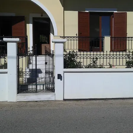 Kiki Otel Lakhania