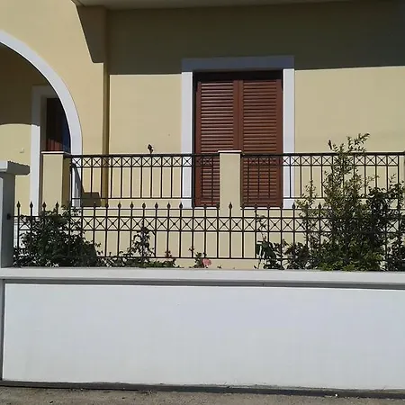 Kiki Otel Lakhania