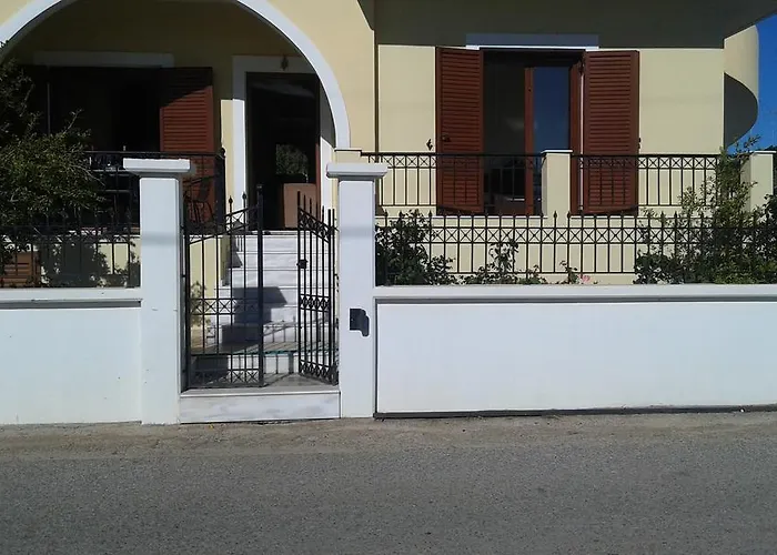 Kiki Hotell Lakhania